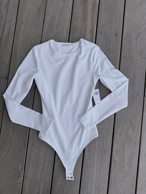 Abercrombie & Fitch White Long-Sleeve Snap Bodysuit